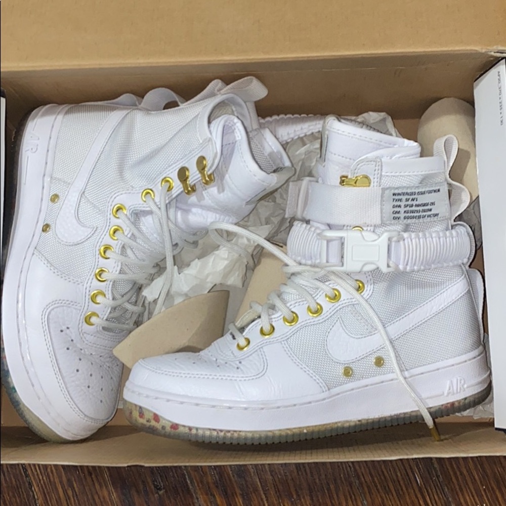 Nike SF Air Force 1 High Lunar New Year (2018).